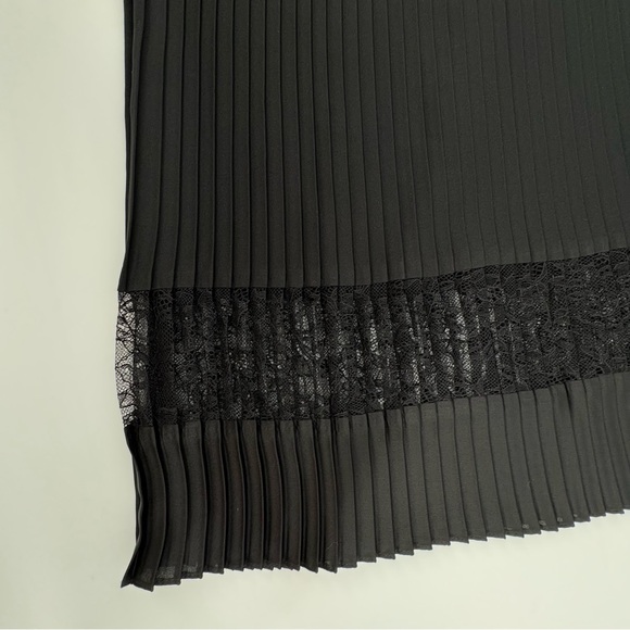 Donna Karan BlackLabel Black Pleated Midi Skirt with Lace and Velvet Detail - Picture 5 of 9